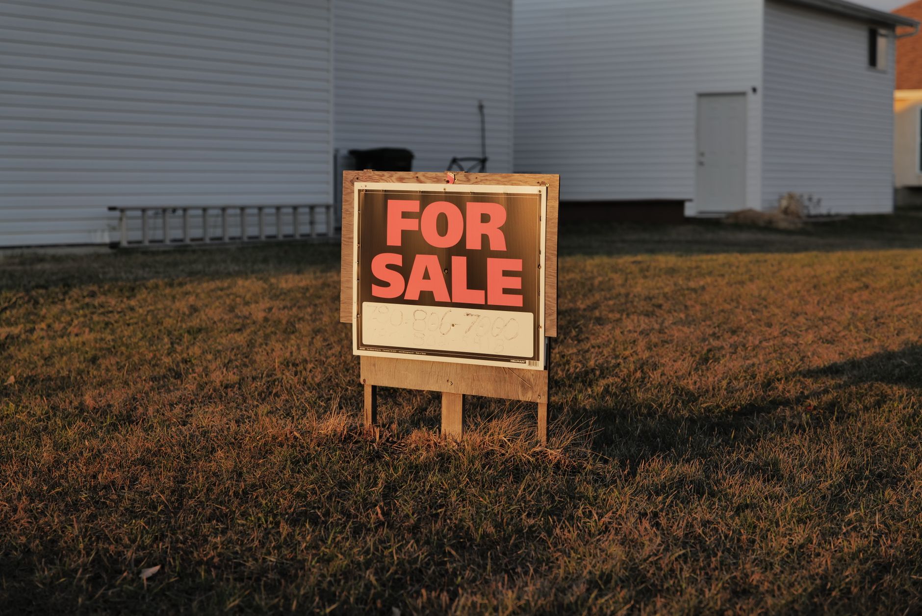 Screenshot of top home buying websites featuring listings, tools, and buyer resources