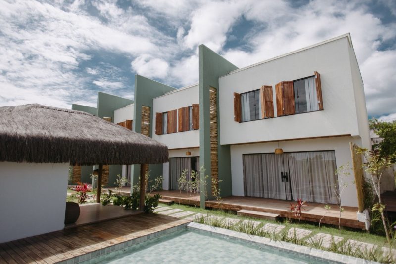 How to Rent Villas and Slash Vacation Costs by Up to 30%